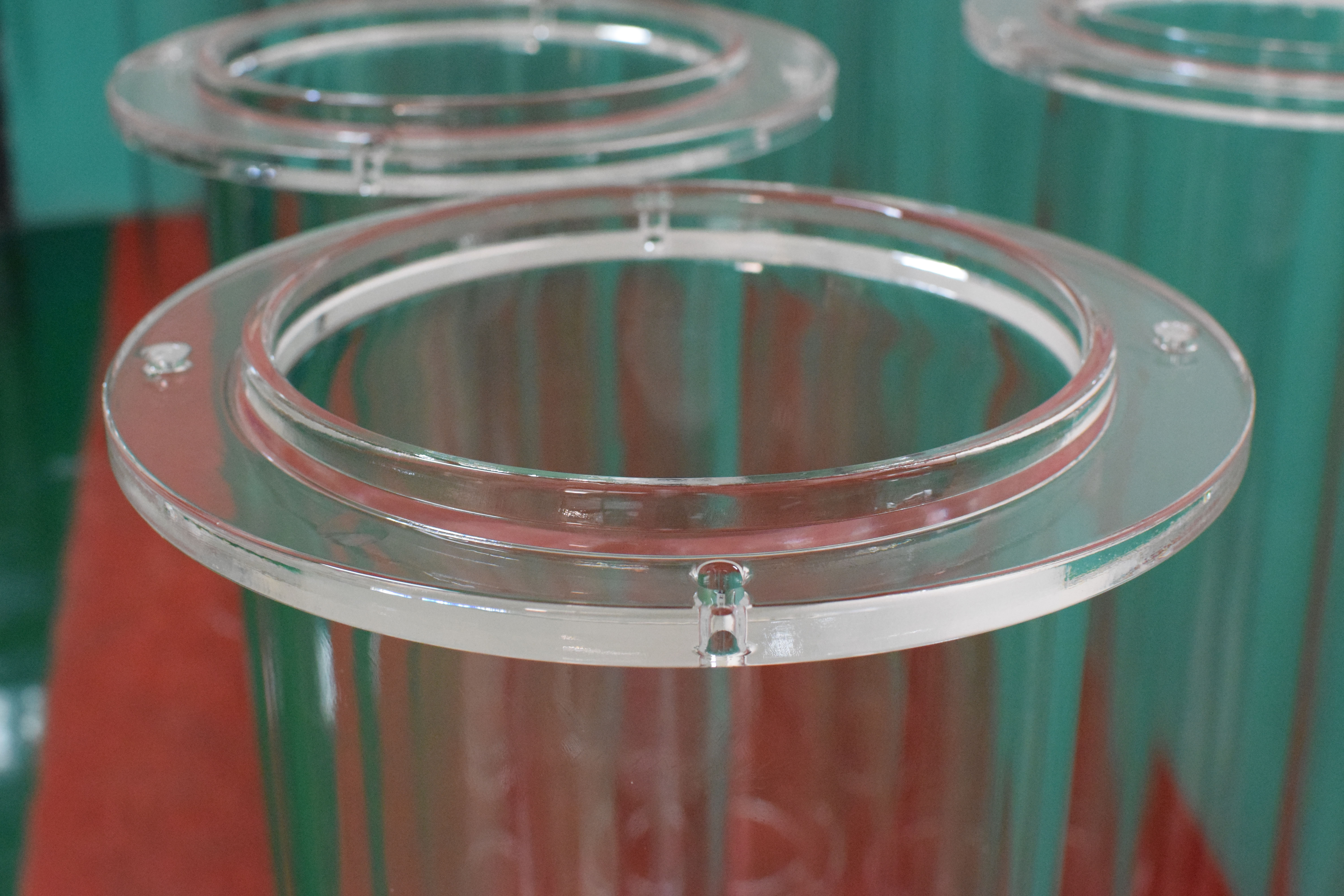Quartz Glass Features