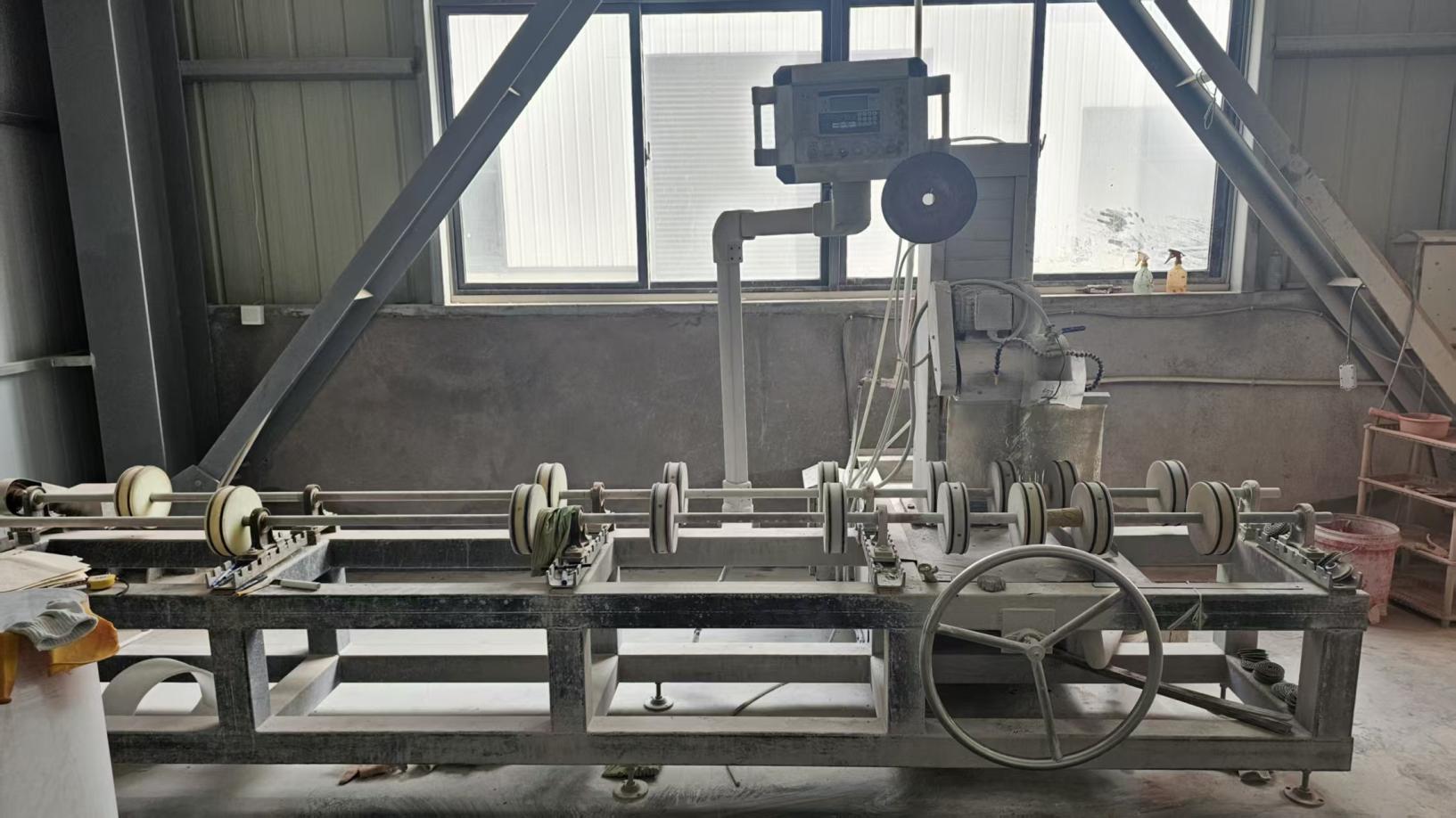 Precision diamond cutting machine for quartz